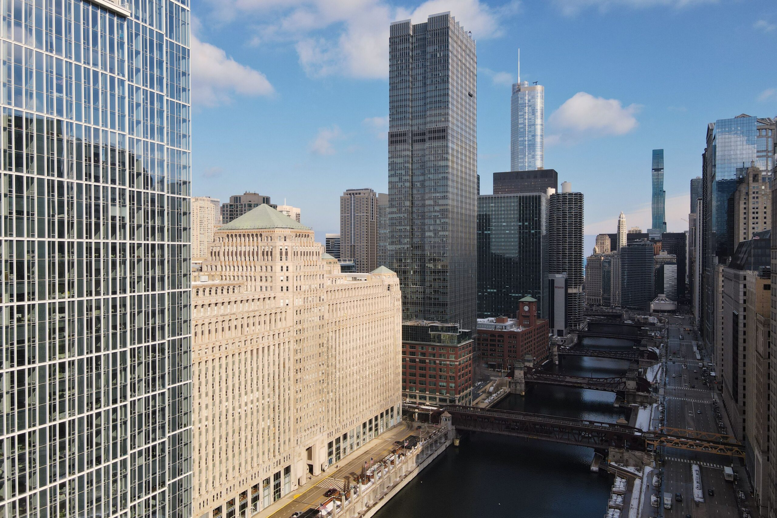 The Chicago River looking east from near the Merchandise Mart