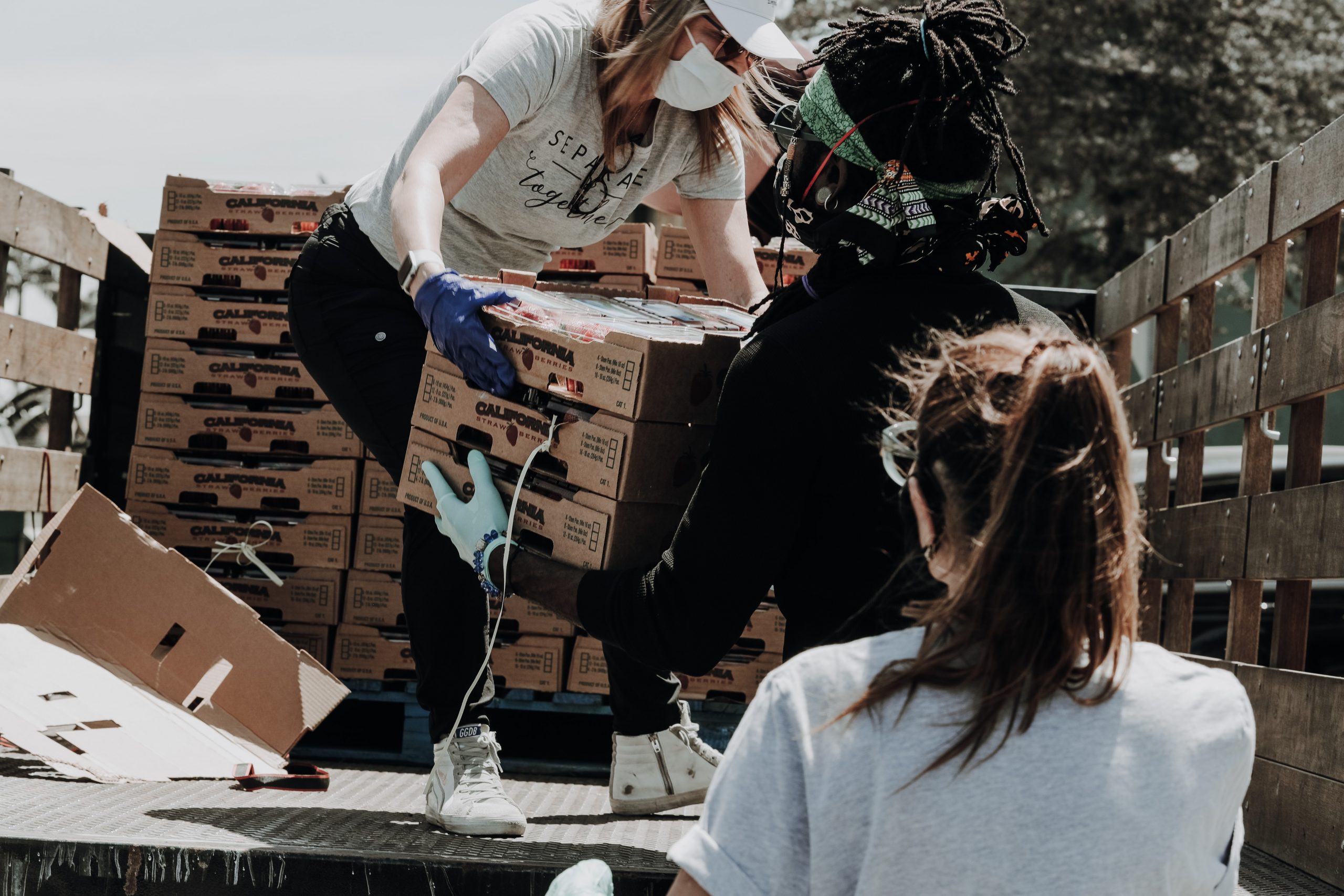 Calling All Volunteers: Ways to Give Back Near The St. Regis Chicago
